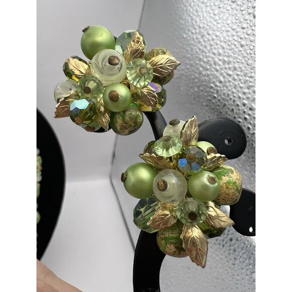 Vendome uranium Green Necklace Earrings Austrian Crystal Swirled Beads Pearl - Picture 9 of 11